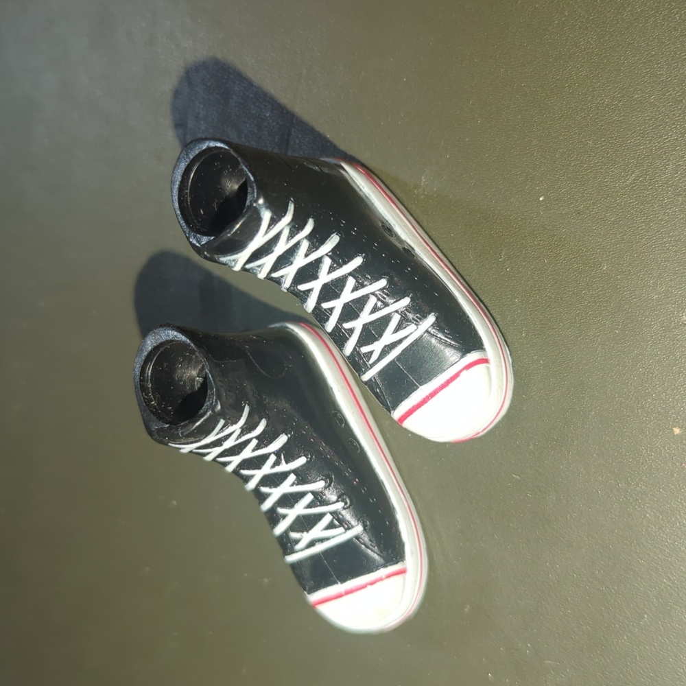 MGA Rare Tokyo A Go-Go Dylan Bratz Converse Sneakers